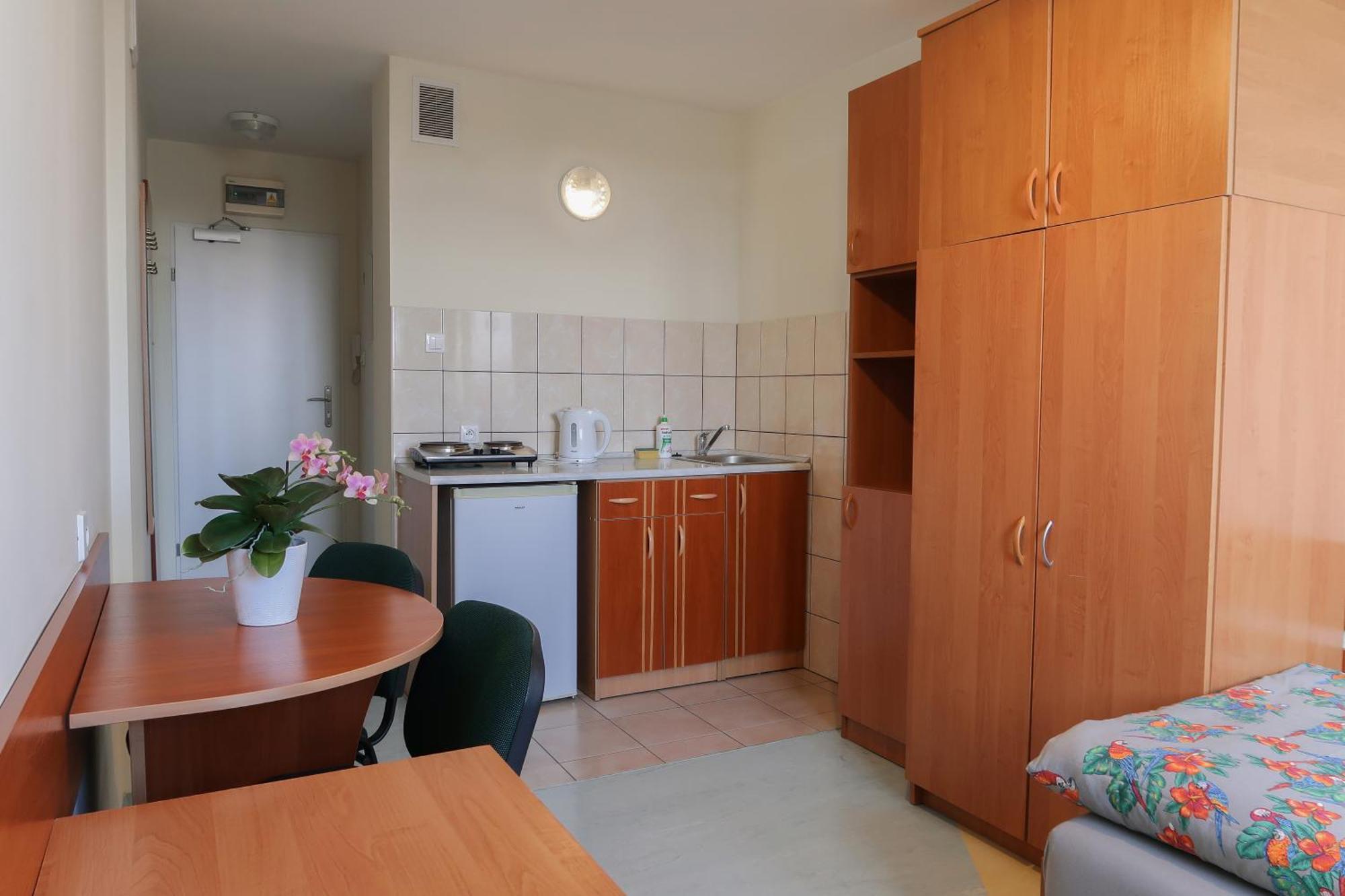 Dom Studencki Raj Hostel วรอตซวาฟ ภายนอก รูปภาพ
