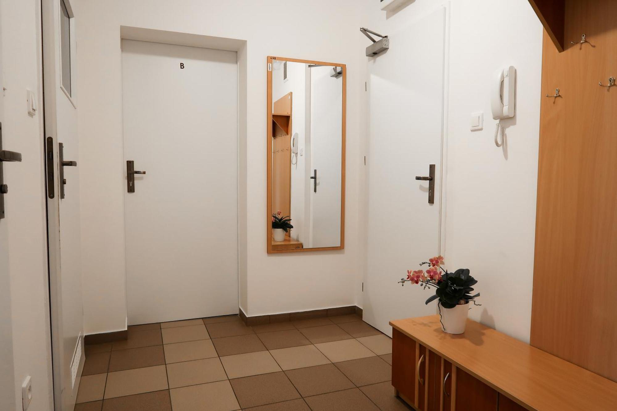 Dom Studencki Raj Hostel วรอตซวาฟ ภายนอก รูปภาพ