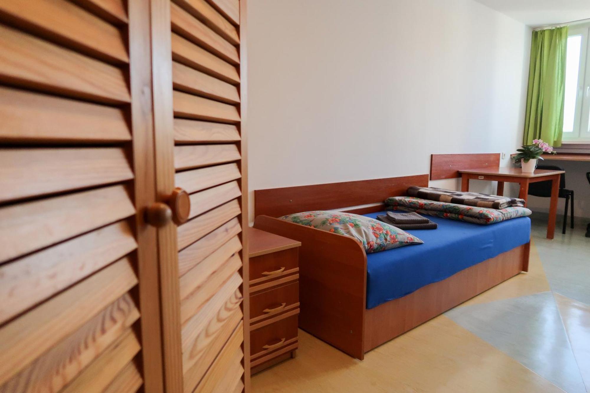 Dom Studencki Raj Hostel วรอตซวาฟ ภายนอก รูปภาพ