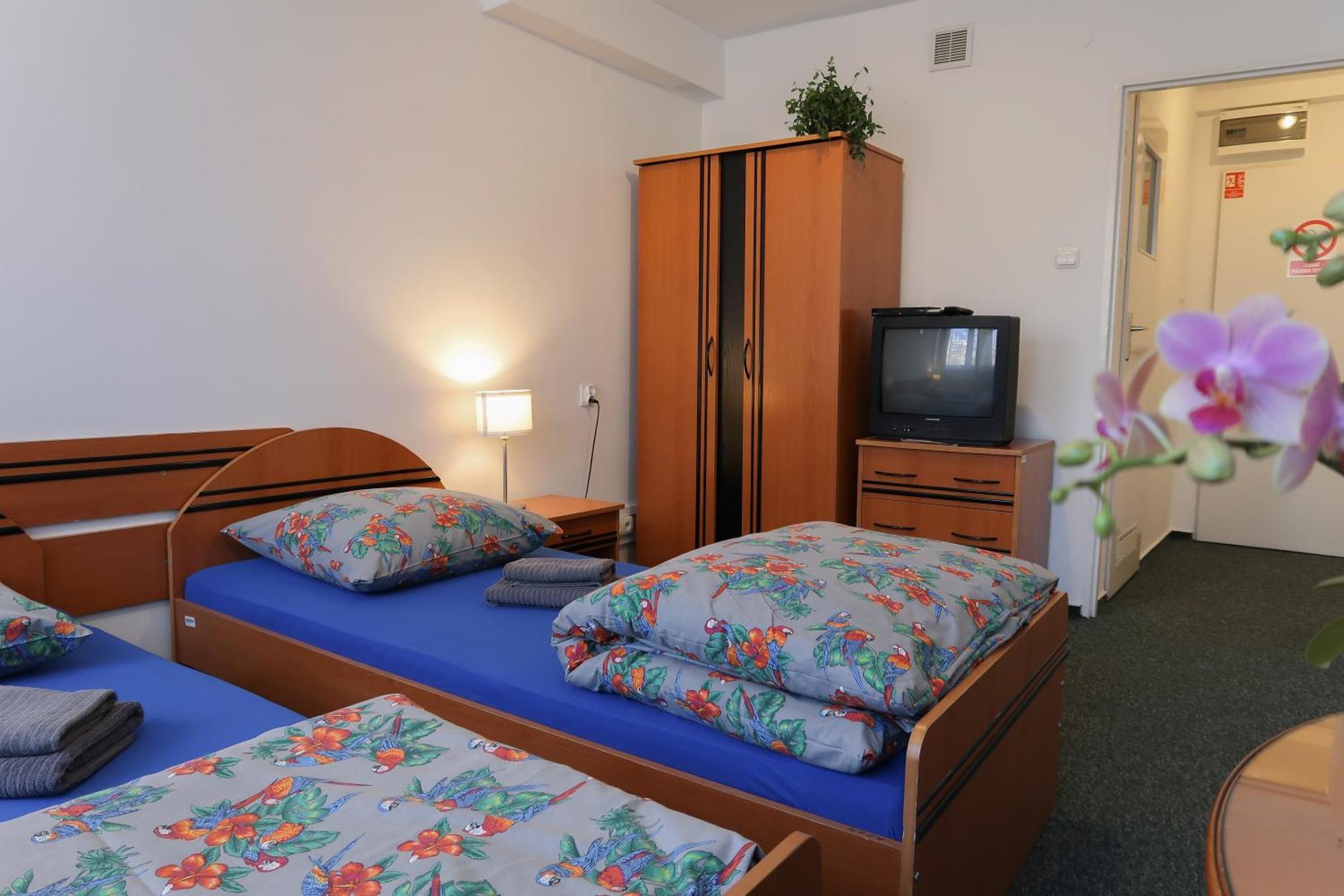Dom Studencki Raj Hostel วรอตซวาฟ ภายนอก รูปภาพ