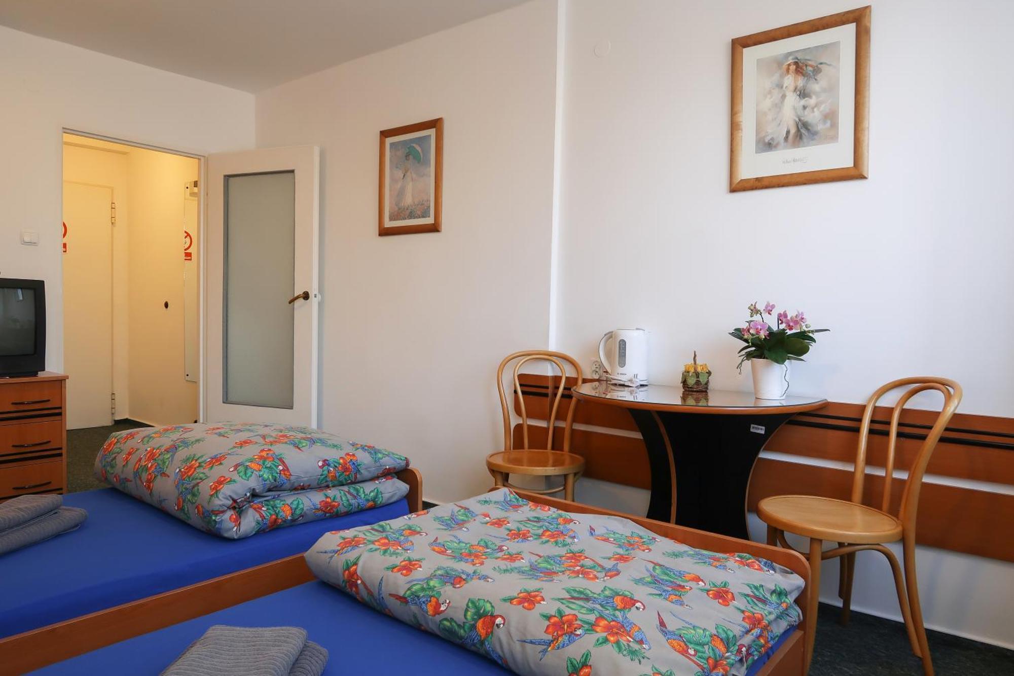 Dom Studencki Raj Hostel วรอตซวาฟ ภายนอก รูปภาพ