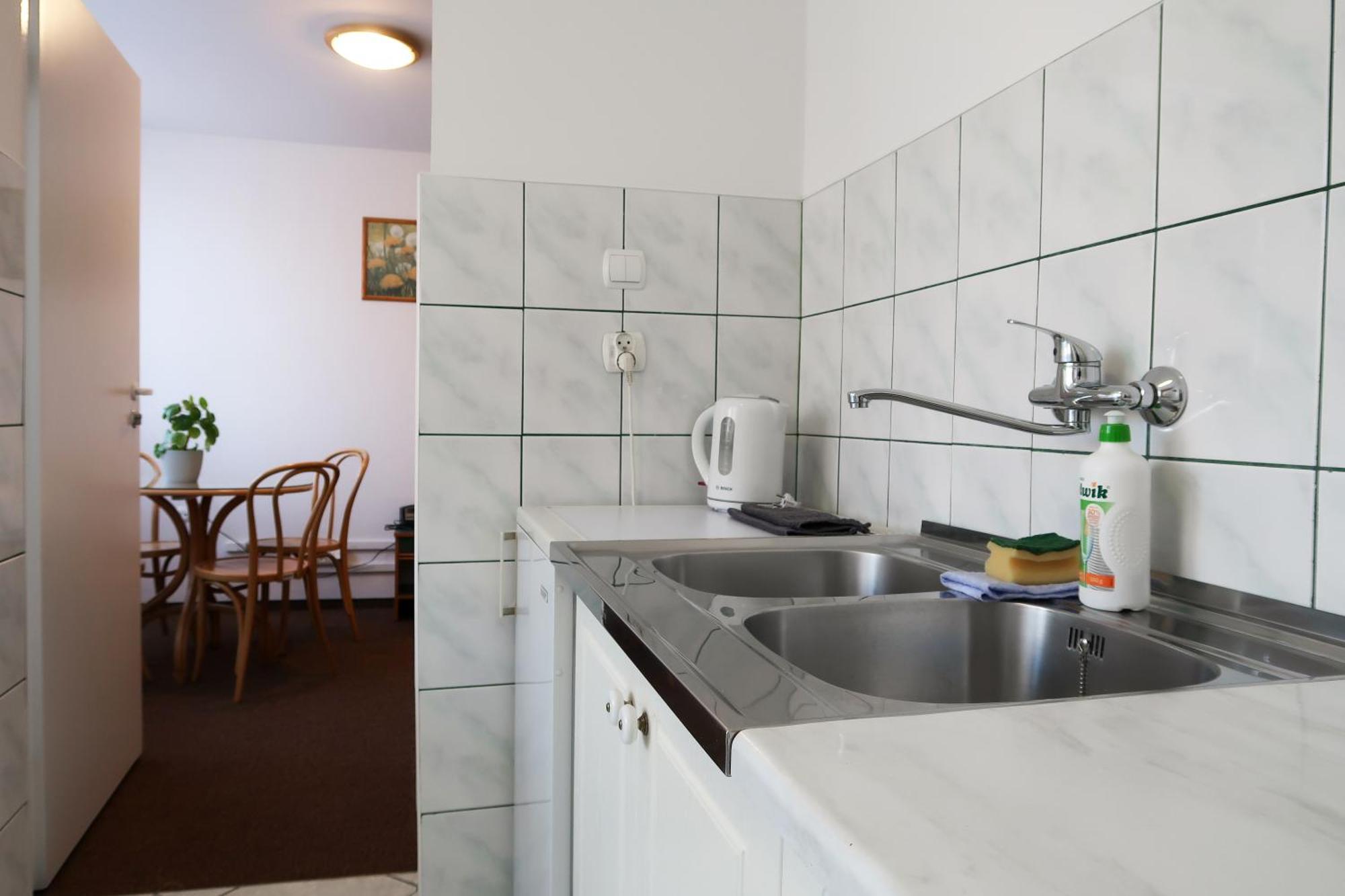Dom Studencki Raj Hostel วรอตซวาฟ ภายนอก รูปภาพ