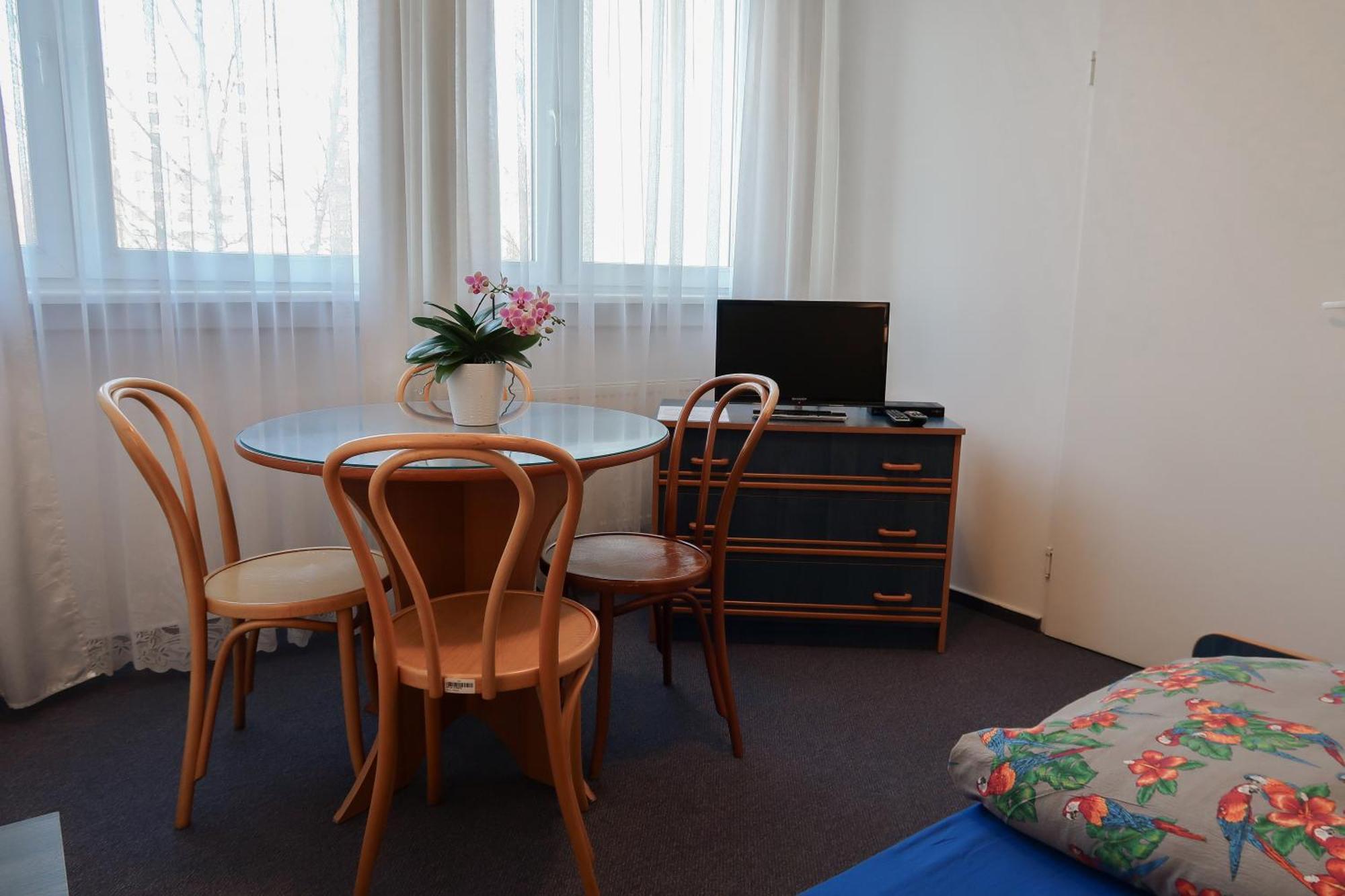 Dom Studencki Raj Hostel วรอตซวาฟ ภายนอก รูปภาพ