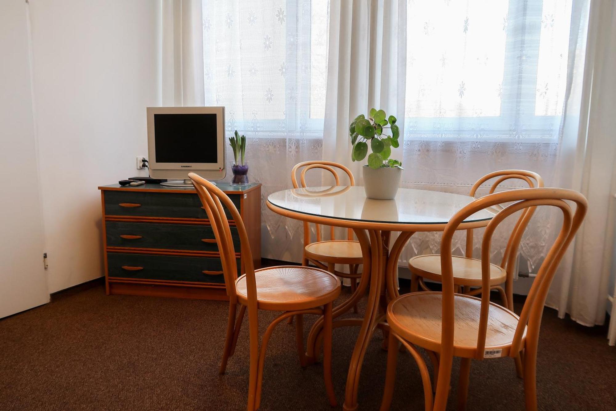 Dom Studencki Raj Hostel วรอตซวาฟ ภายนอก รูปภาพ